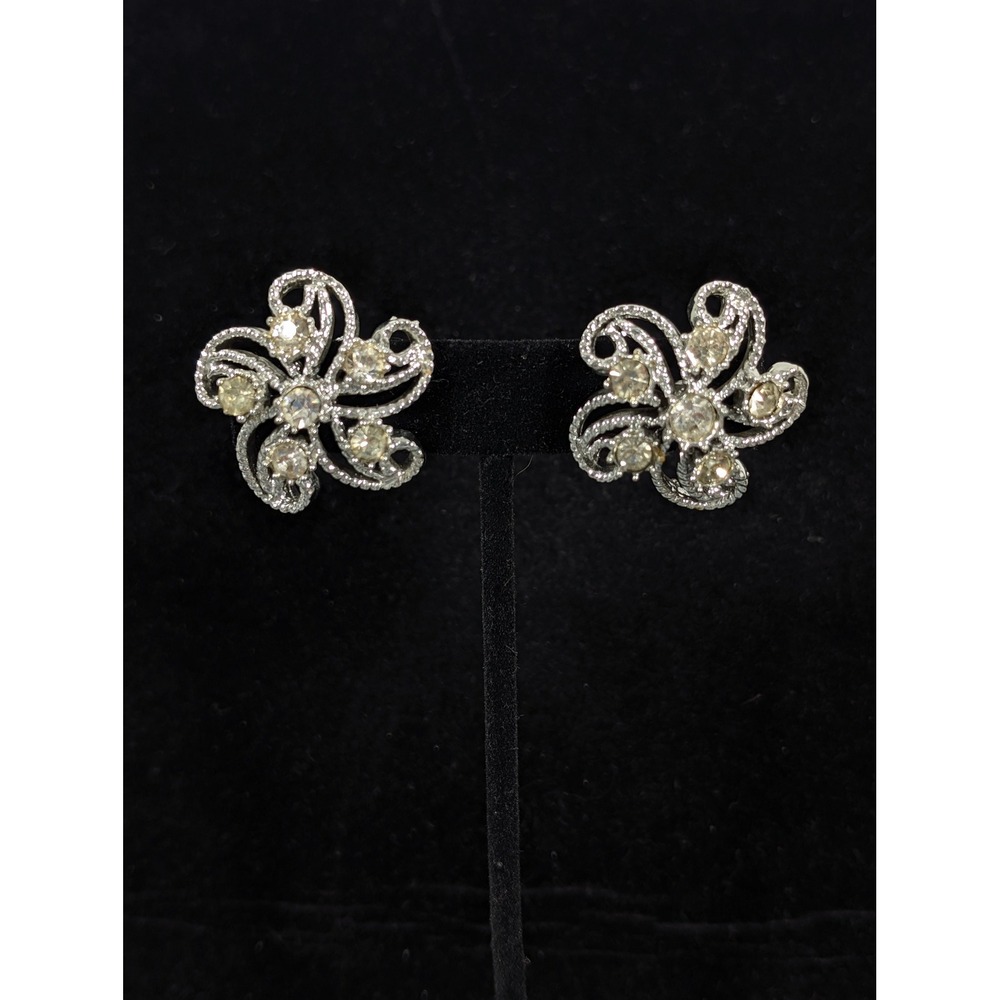 Vintage Rhinestone Cluster Flower Screw Back Earrings Silver Tone‎